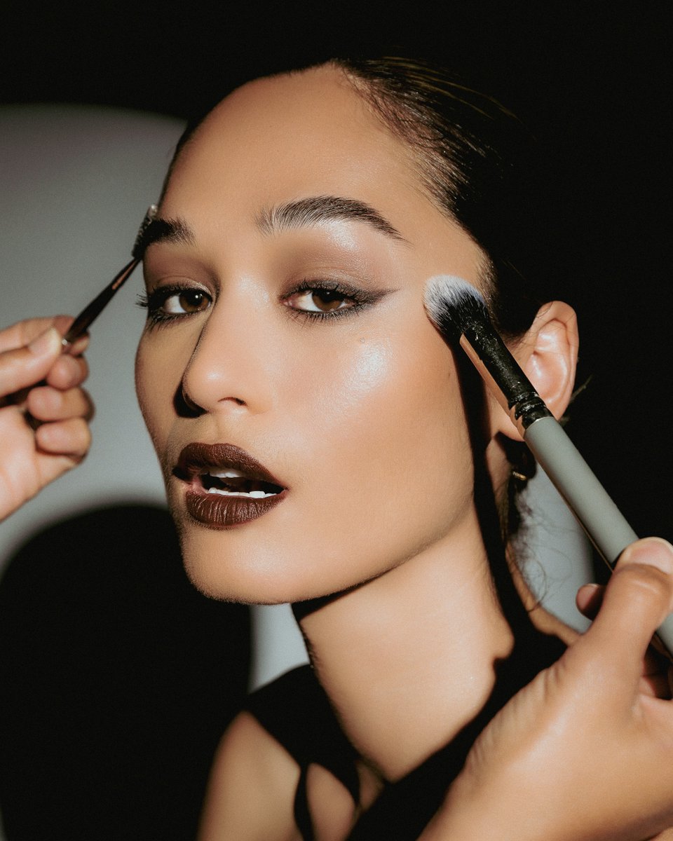 OfficialKAVYAR's tweet image. Work by Kavyar members:

Model:  kavyar.com/nativalaw
MUA:  kavyar.com/rrhfnkvyqwjl

Photo: @yoshitanaka1

#fashionmakeup #beautyshoots #beautyphoto #studiobeauty #beautyphotography #beautyphotographer #beautyeditorial #creativebeauty #model  #beautyinspiration #makeupbrushes