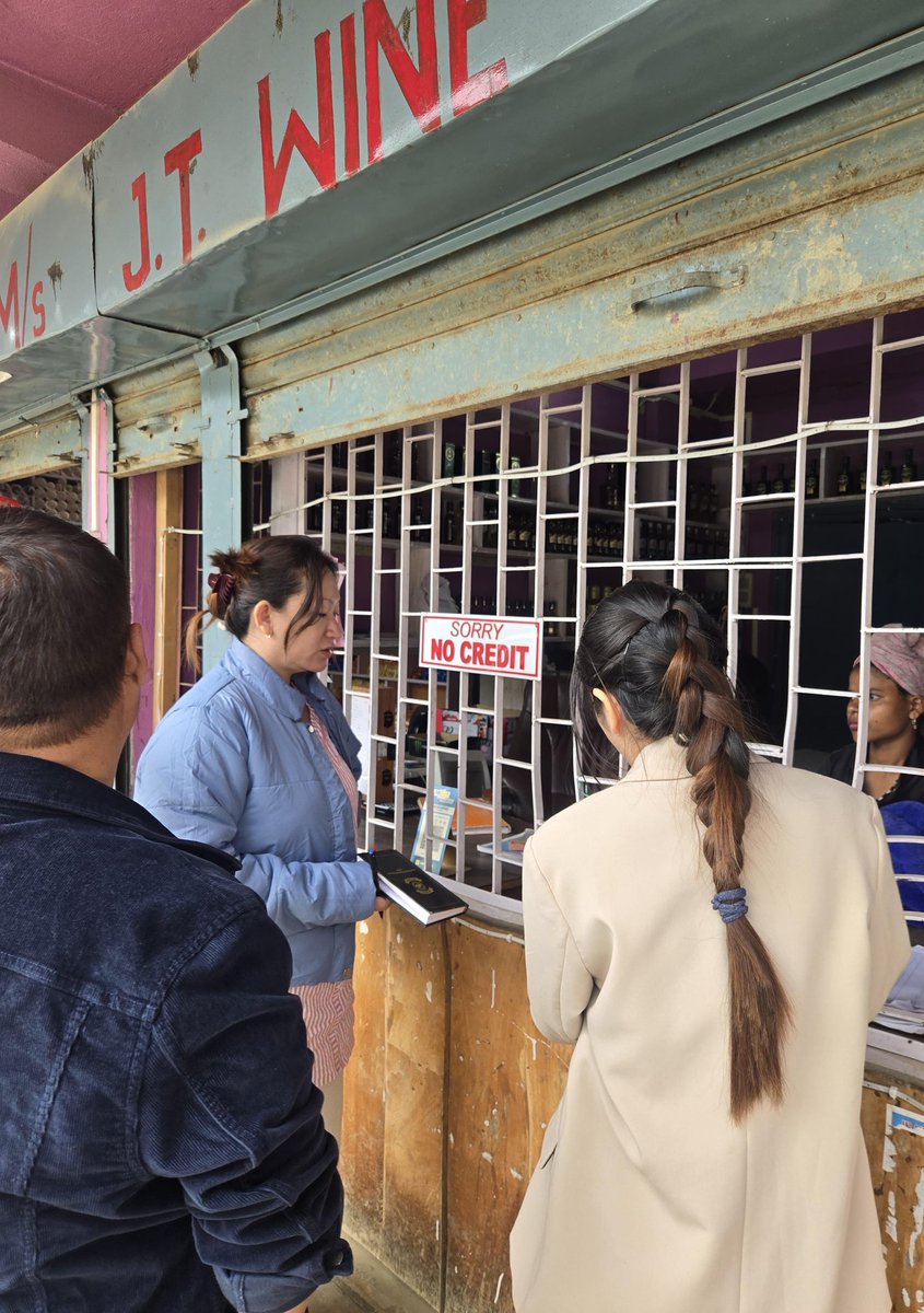 DCKP2024's tweet photo. Surprise Market Checking and ILPs by Keyi Panyor District Administration 

The District Administration of Keyi Panyor conducted a surprise inspection of Yachuli, Joram, Sekh-Jara, and Talo market areas today. 

DIPRO https://t.co/lNUrXxxZy6