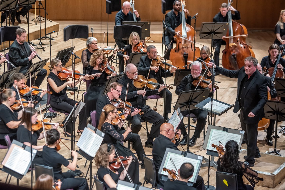 BBC Philharmonic Orchestra (@bbcphilharmonic) on Twitter photo Just a few days left to listen to our concert from 2 November at <a href="/BridgewaterHall/">The Bridgewater Hall</a> with our Chief Conductor <a href="/johnstorgards/">John Storgårds</a>. 🎶
Listen now on <a href="/BBCSounds/">BBC Sounds</a>.
bbc.co.uk/sounds/play/m0…
📸 Chris Payne Just a few days left to listen to our concert from 2 November at <a href="/BridgewaterHall/">The Bridgewater Hall</a> with our Chief Conductor <a href="/johnstorgards/">John Storgårds</a>. 🎶
Listen now on <a href="/BBCSounds/">BBC Sounds</a>.
bbc.co.uk/sounds/play/m0…
📸 Chris Payne