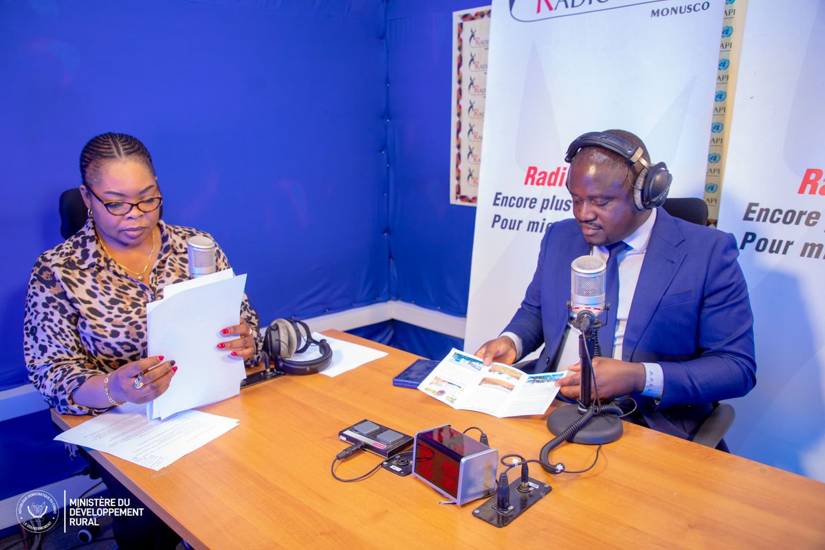 MinistereRural's tweet photo. Invité le 05 décembre dans l’émission Dialogue entre Congolais de la Radio okapi, le ministre d’Etat Muhindo Nzangi a évoqué l’ambition du ministère du développement rural,  celle d’améliorer les conditions de vie en milieu rural ! Réhabiliter les routes, l’adduction d’eau… https://t.co/QDmFBUYZk7