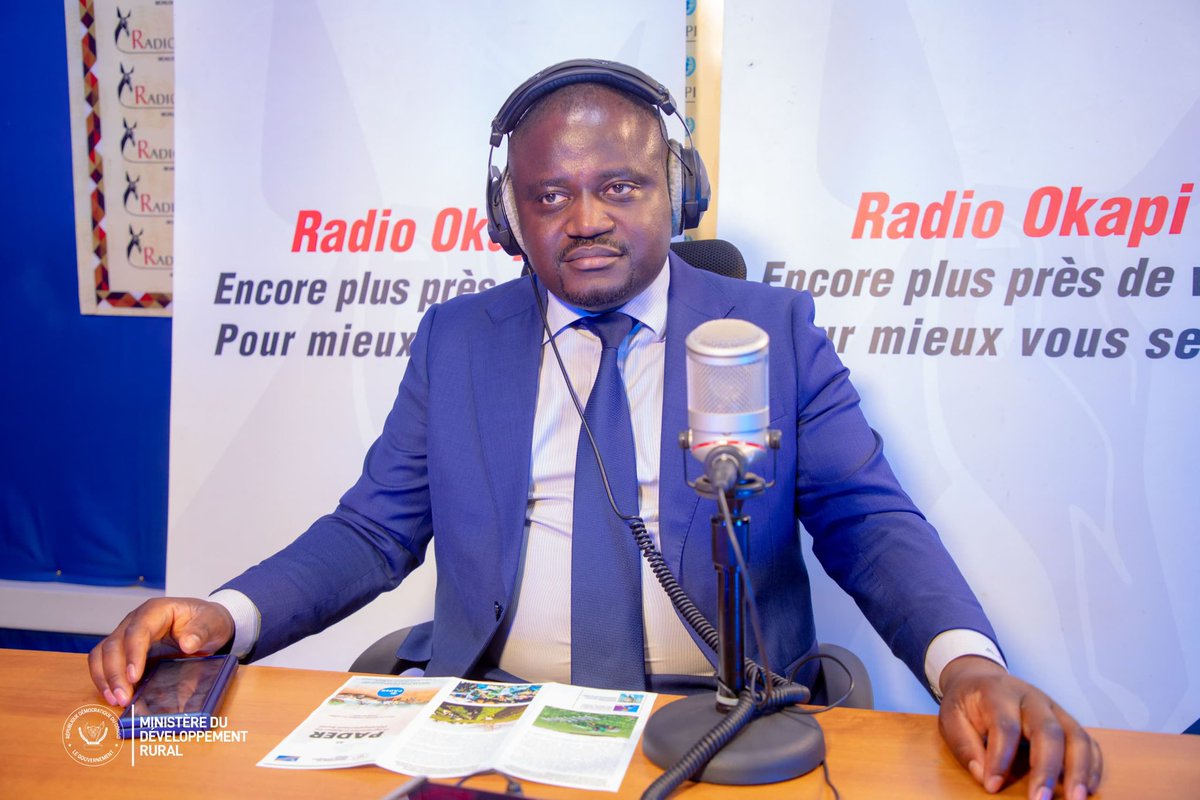 MinistereRural's tweet photo. Invité le 05 décembre dans l’émission Dialogue entre Congolais de la Radio okapi, le ministre d’Etat Muhindo Nzangi a évoqué l’ambition du ministère du développement rural,  celle d’améliorer les conditions de vie en milieu rural ! Réhabiliter les routes, l’adduction d’eau… https://t.co/QDmFBUYZk7