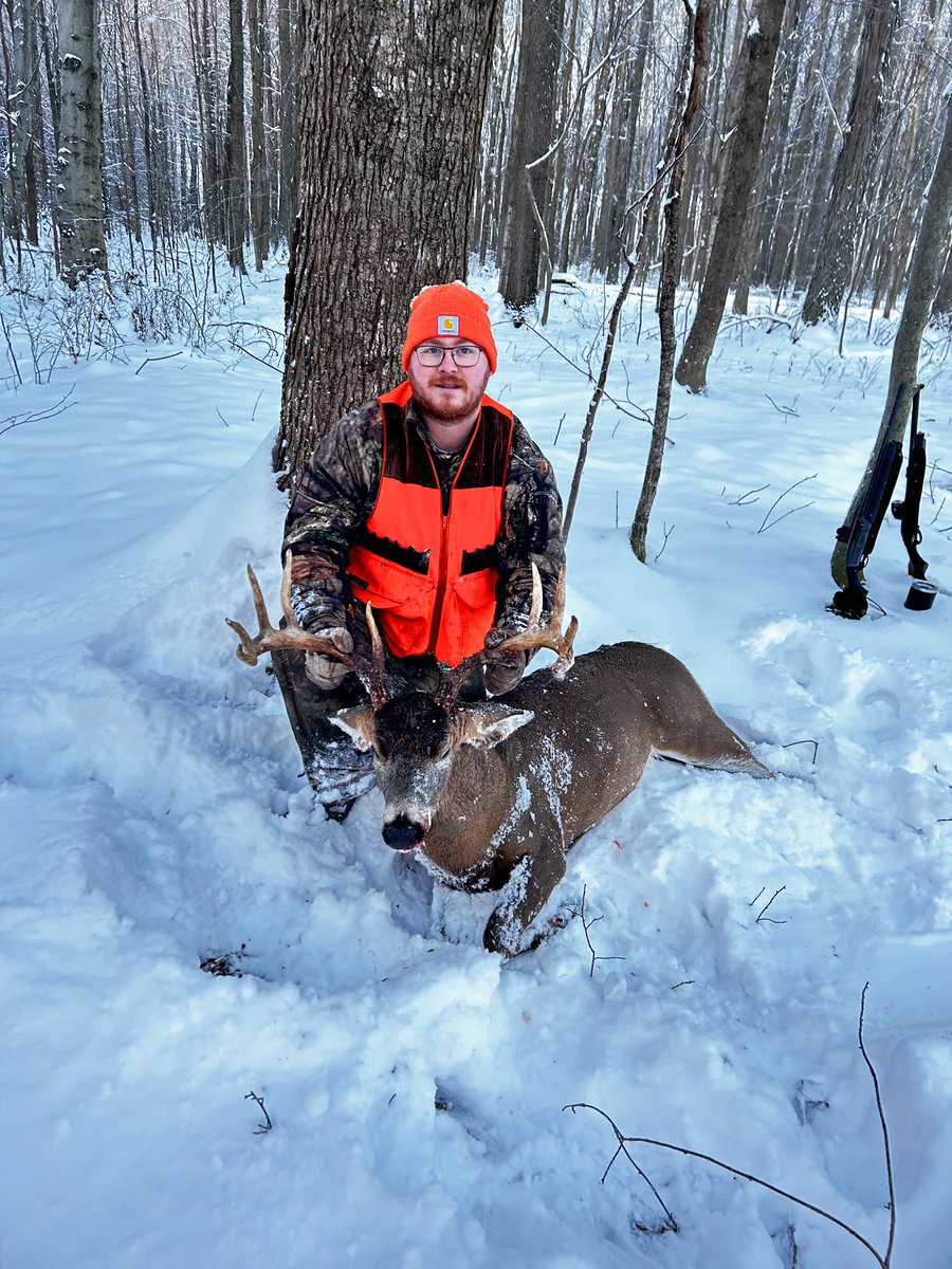 jakemanthomson's tweet photo. @MeatEaterTV Southern Ontario Canada buck https://t.co/75JhWPYkzu