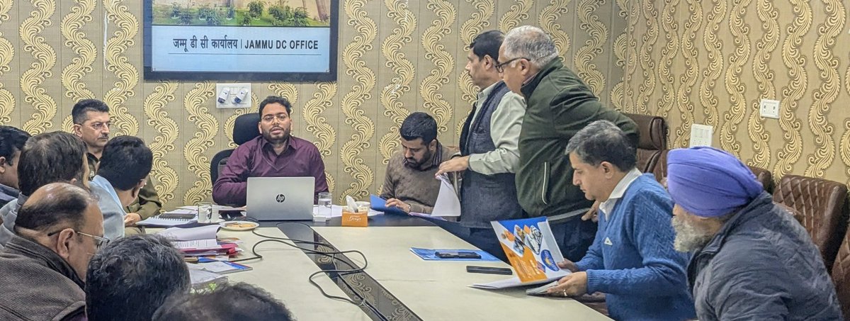 DC @justcsachin called for making the PM Surya Ghar Muft Bijli Yojana a huge success. He emphasised importance of conducting awareness camps and expressed a strong resolve to ensure the scheme reaches every village.

<a href="/diprjk/">Information & PR, J&K</a>