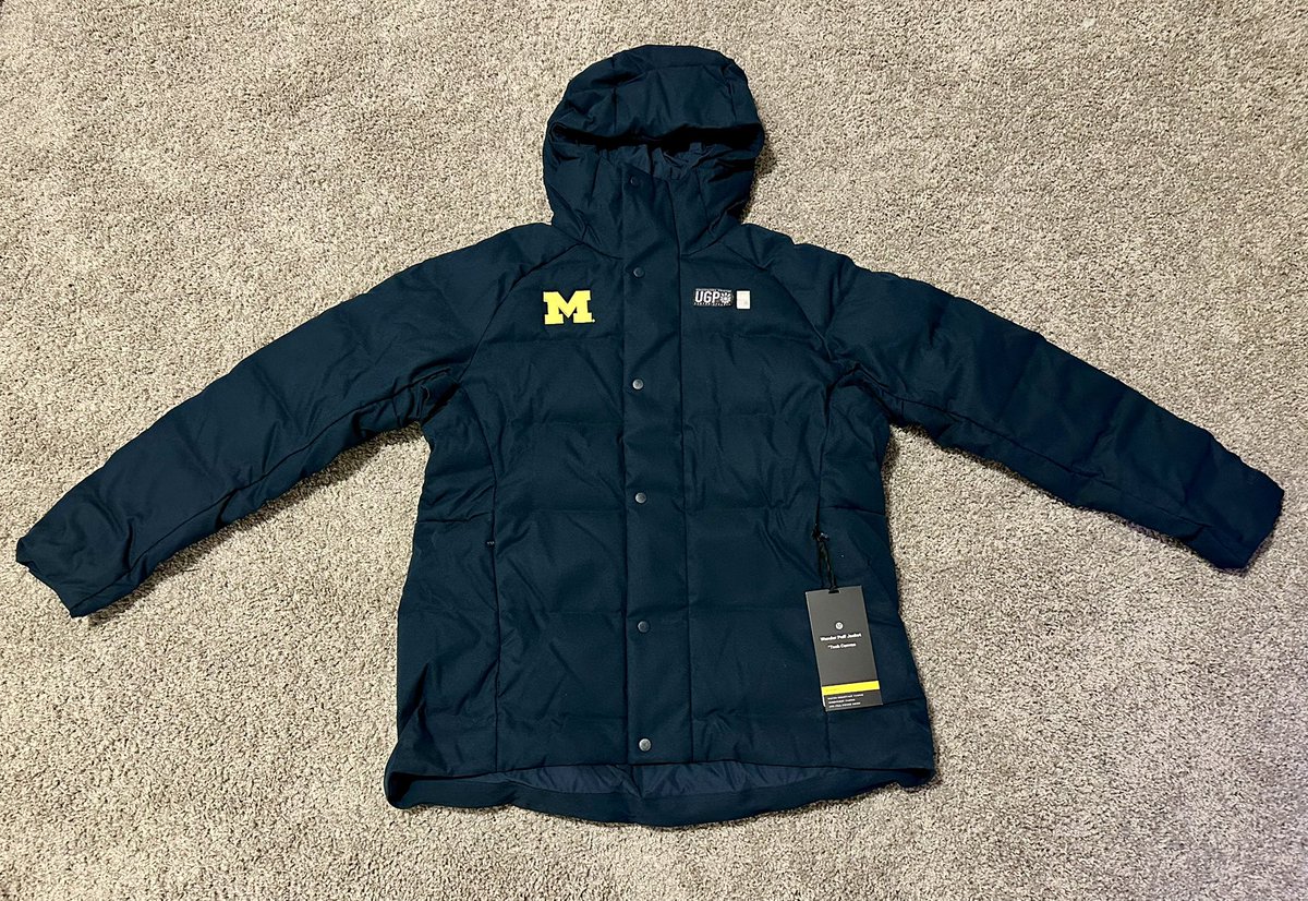 Giving away this $400 Lululemon Michigan Wunder Puff jacket!!!

Never worn. New with tags. Size medium.

Instructions to enter:

1) LIKE this post.
2) REPOST this post.
3) FOLLOW this account. 

Good luck!