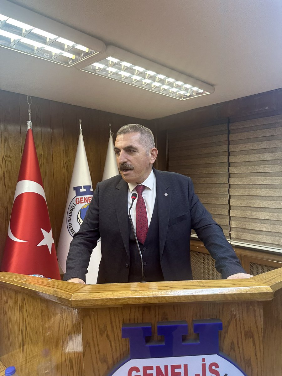 DiSK_Genel_is's tweet photo. İstanbul 5 Nolu Şube Başkanımız Nebile Irmak Çetin, İzmir 1 Nolu Şube Başkanı Engin Topal, İzmir 2 Nolu Şube Başkanı Ercan Gül, İzmir 3 Nolu Şube Başkanı Serap Yılmaz söz aldı. https://t.co/s94qZqO4Fo