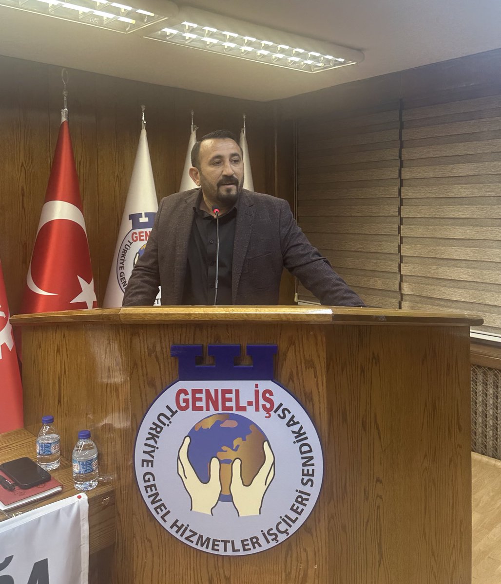 DiSK_Genel_is's tweet photo. İstanbul 5 Nolu Şube Başkanımız Nebile Irmak Çetin, İzmir 1 Nolu Şube Başkanı Engin Topal, İzmir 2 Nolu Şube Başkanı Ercan Gül, İzmir 3 Nolu Şube Başkanı Serap Yılmaz söz aldı. https://t.co/s94qZqO4Fo