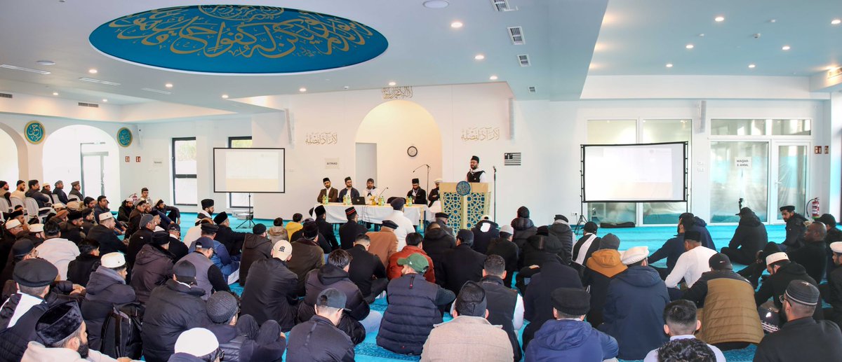 KhuddamHH's tweet photo. Unter der Leitung von Sadr Sahib MKAD und der nationalen Amila fand in November 2024 für die Regionen Hamburg, Niedersachsen, Sachsen-Brandenburg und Schleswig-Holstein das Refresher-Kurse statt. https://t.co/ccfOWlhpv7