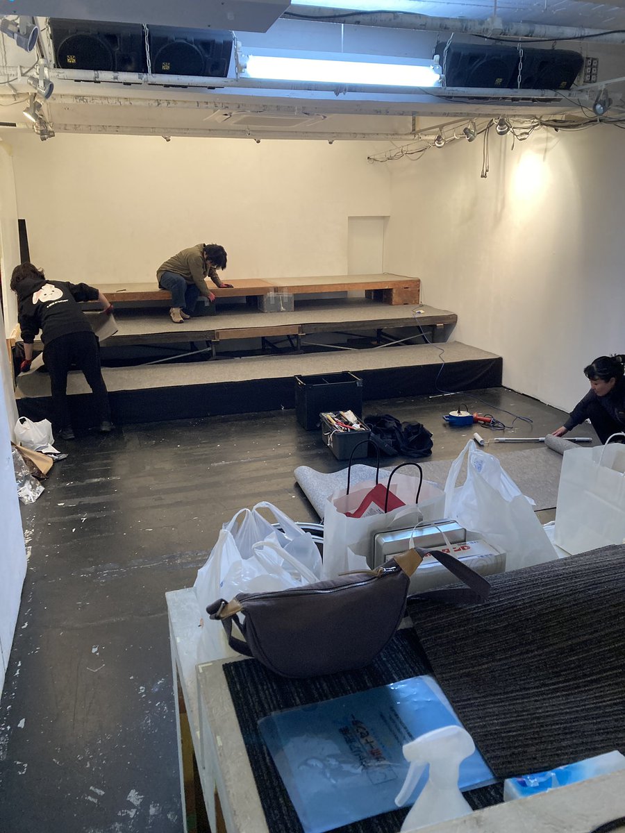 soft_gear's tweet photo. しかしどんどん記憶が失われてゆくのだ。あの夢のような稽古期間、公演期間がずっとずっと前のことみたい。残っているのは期間中急に発症した坐骨神経痛。これぞリアル祭りのあと。その神経痛さえも徐々に治っている。そのくらい時は経っておるのだ
#明日は「合間のパフェ」
#SOFTGEAR https://t.co/zEF0m9SCje