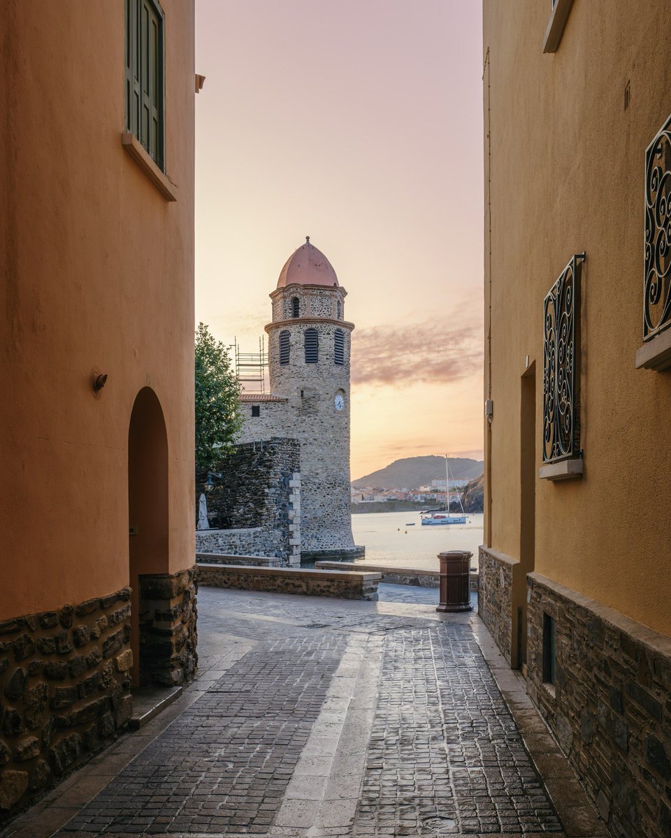 msubirats's tweet photo. Collioure, historia, mediterráneo y una luz que enamora 😍 #coilloure #france https://t.co/nF3LbxvTPz https://t.co/OGorJzyAjW