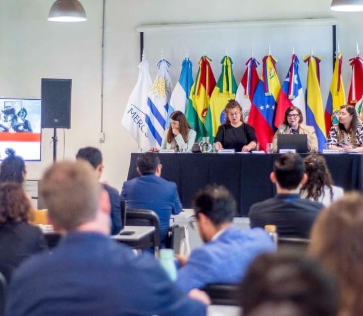 El intercambio entre los demás países con el aporte de estos organismos permite volcar conocimientos de calidad a nuestra Institución.