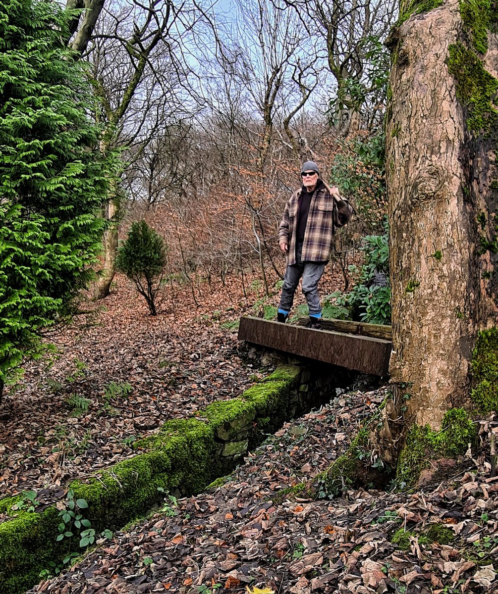 Ready for some log splitting 🪓
#gstarraw #boots #abercrombieandfitch #bigshirt #essentials #hoodie #gstarraw #twistedjeans #marksandsparks #beanie #sundogs #sunglasses #philswinterwardrobe
