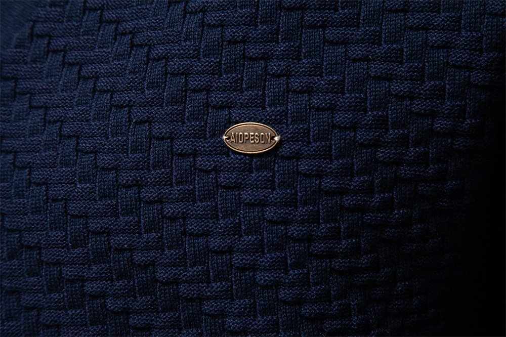 Aiopeson's tweet image. A soft, knitted sweater feels like a gentle hug, keeping the cold at bay during winter.#Aiopeson
