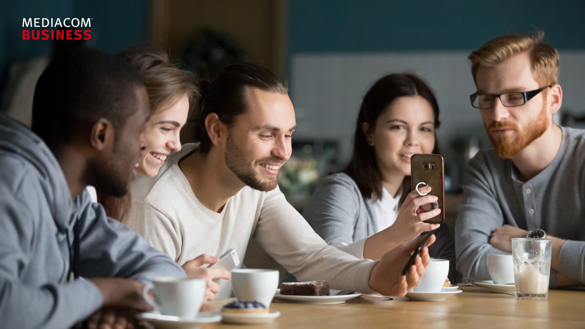 Mediacom_Biz's tweet image. Guests expect seamless Wi-Fi when visiting your business. Upgrade to Mediacom Business’ high-performance Wi-Fi for better customer experiences. ow.ly/Kg5O50UiJ7k #GuestWiFi #CustomerExperience