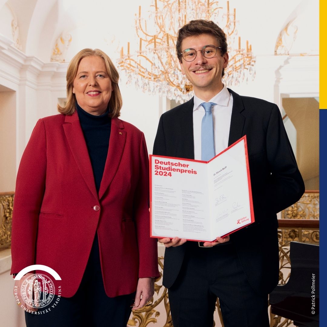 Herzlichen Glückwunsch zum Studienpreis der Körber-Stiftung an den #Viadrina-Juristen Dr. Marvin Reiff! Wir sprachen mit ihm ausführlich über sein Promotionsthema: Verantwortungseigentum und wie es das Wirtschaften und die Gesellschaft verändern könnte.
👉europa-uni.de/de/universitae…