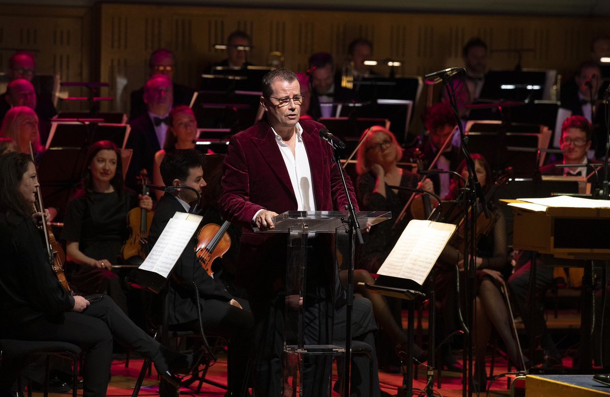 rte_co's tweet photo. Thanks to all the writers and artists that joined us for our Christmas @RTESunMisc concert with Stephen Bell at @NCH_Music. You can hear it in two parts on 22 and 25 December @RTERadio1. Pics @tonykinlan. https://t.co/W63DiW1NZC