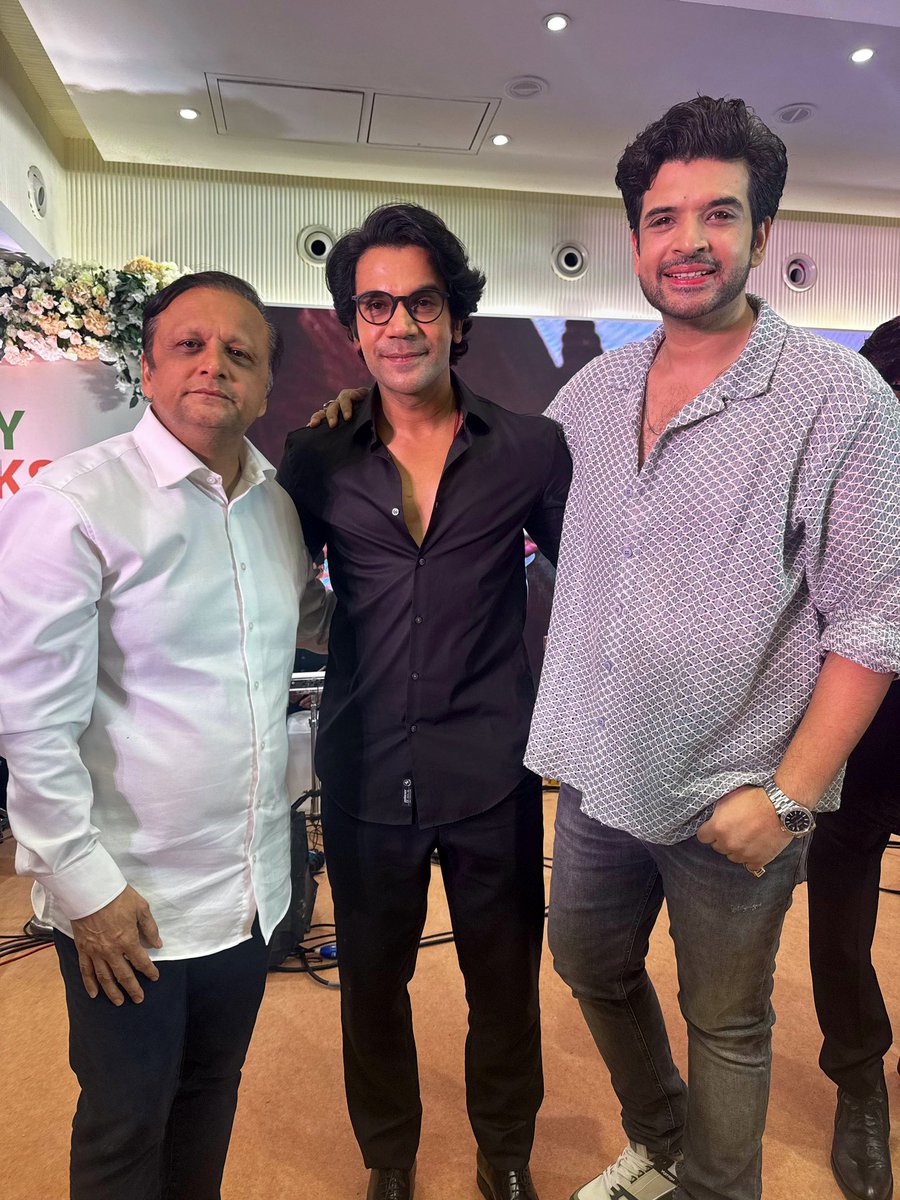 Karan Kundrra (@kkundrra) on Twitter photo Congratulations on the hattrick sir <a href="/ShelarAshish/">Adv. Ashish Shelar - ॲड. आशिष शेलार</a> 🫡 cheers to more good work and prosperity <a href="/Asifbhamlaa/">Asif Bhamla</a> Congratulations on the hattrick sir <a href="/ShelarAshish/">Adv. Ashish Shelar - ॲड. आशिष शेलार</a> 🫡 cheers to more good work and prosperity <a href="/Asifbhamlaa/">Asif Bhamla</a>