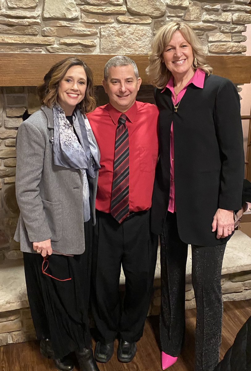 Ladies Who Lead and Learn in Education’s inspiring guest speaker <a href="/LoriFHopkins/">Lori Franke-Hopkins</a> Join our group at roe24.org <a href="/chrismehochko/">Chris Mehochko</a> <a href="/ssenffner/">shelley senffner</a> <a href="/ChignoliMary/">Mary Chignoli</a> <a href="/loriecristofaro/">Lorie Cristofaro</a>