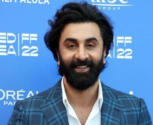 StannisMaguire's tweet photo. Just came across this picture of Sher Shah Suri, and couldn't ignore the striking resemblance with  #RanbirKapoor.
Always wanted to see RK in a period epic, Sher Shah Suri would be perfect. 

#DreamCasting #Bollywood #SherShahSuri https://t.co/KGAMZitbfW