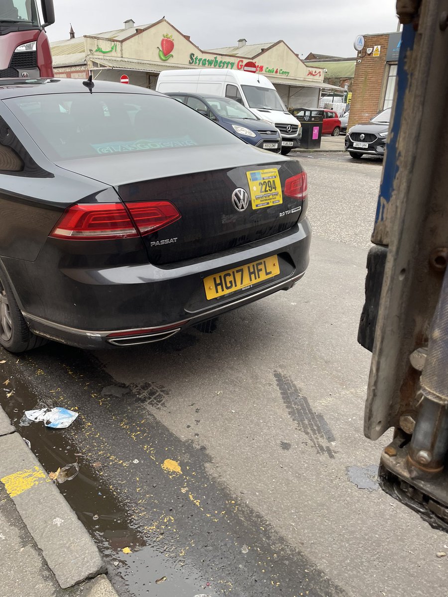 SHM1967's tweet photo. @SouthLanCouncil - parked in Maxwell Road, Pollockshields on double yellow lines and in an area marked clearly for LGV loading &amp; unloading. https://t.co/mbj7uCBp40