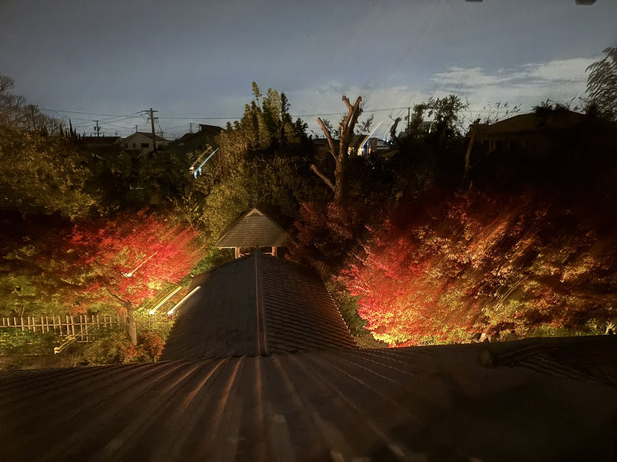 搬入終了
疲れたー、でもいい展示になったと思う
早く帰ってお酒飲みたい