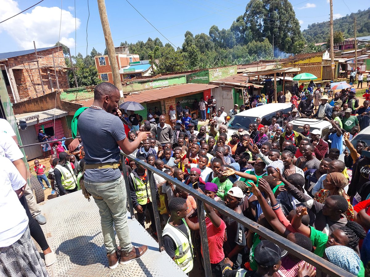 Day 6 Ndani Ya Nairobi Wengine kama hawa wataskia fiti after Kusambaziwa Furaha...
Route iko nanmathis Ruai-Githunguri-Kinka-Utawala-Mradi-PipelineTajMall-Mlolongo Flyover-AthiRiver KitengelaKwa DO
#SambazaFurahaNaSafaricom 
Toklezea