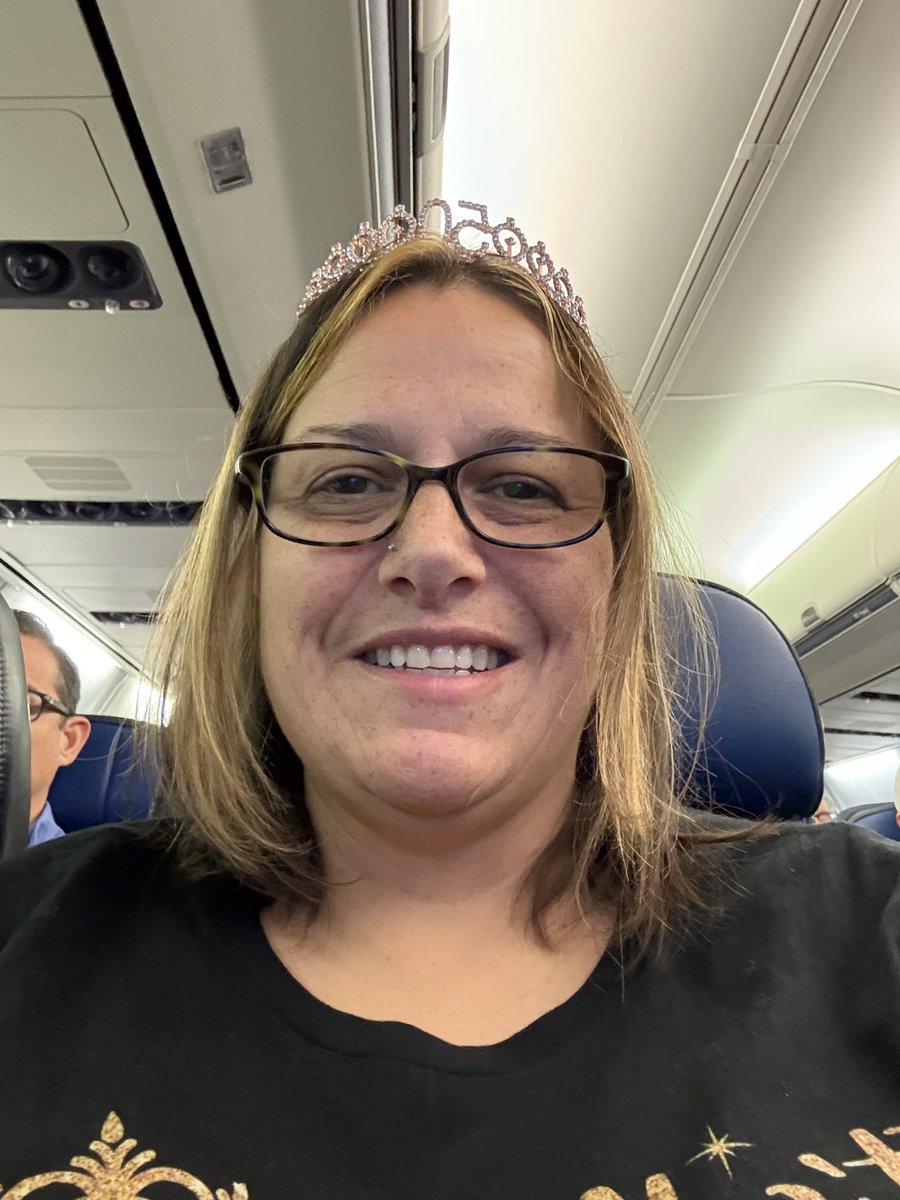 Jennys_Travel's tweet photo. Headed to Costa Rica on my 50th. 🦥🏖️🍹🌴 #jennystravelagency #costarica #50thbirthday https://t.co/bzlYYsLxXp