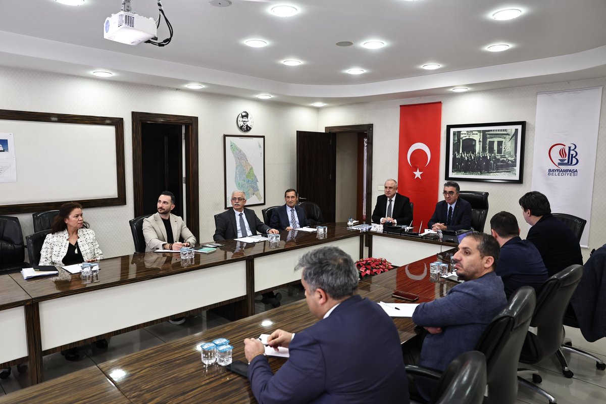 SafakBasa's tweet photo. 📌Bayrampaşa Belediye Başkanımız Sayın Hasan Mutlu'yu ziyaret ederek ilçemizde devam ettiğimiz ve planladığımız projeler hakkında bilgi verdik. Sayın Başkanımıza ev sahipliği ve katkıları için teşekkür ediyorum.

İSKİ olarak İstanbul’daki tüm ilçelerimiz ile uyum içinde çalışmaya devam edeceğiz. 🤝🏻
