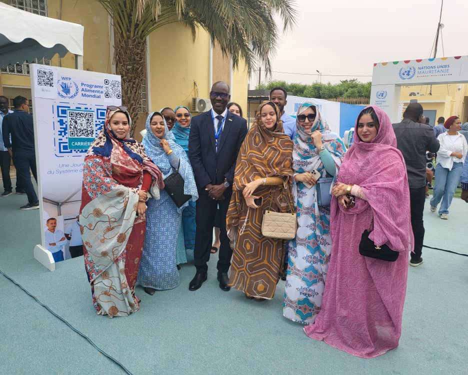 WFPMauritaniaCD's tweet image. Merci à tous ceux qui sont venus nous retrouver au stand WFP lors de la #JournéePortesOuvertes @ONUMauritanie Ce fut un plaisir de rencontrer des jeunes passionnés et déterminées à contribuer à la lutte contre la faim en Mauritanie🇲🇷💪 On espère vous retrouver bientôt! #JPO2024