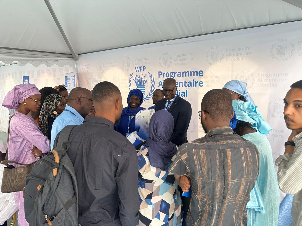 WFPMauritaniaCD's tweet image. Merci à tous ceux qui sont venus nous retrouver au stand WFP lors de la #JournéePortesOuvertes @ONUMauritanie Ce fut un plaisir de rencontrer des jeunes passionnés et déterminées à contribuer à la lutte contre la faim en Mauritanie🇲🇷💪 On espère vous retrouver bientôt! #JPO2024