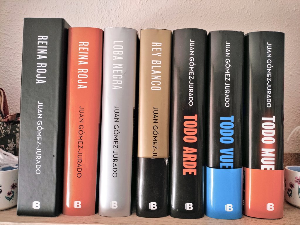 fjmarsan's tweet photo. Gracias a la librería Sin Tarima por sus gestiones y a @JuanGomezJurado por su increíble trabajo. Por fin en casa, todos juntos, terminando la colección de Reina Roja y Alex Colt. Ahora continuamos con Amanda Black para las peques. https://t.co/aPNy2rCAXM