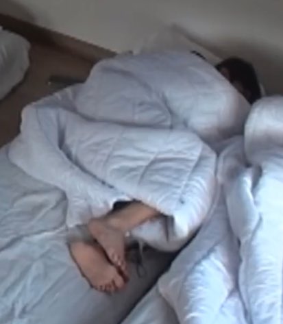 doa sleeps like kyeomie hyung covered up in a blanket 🥺🫳