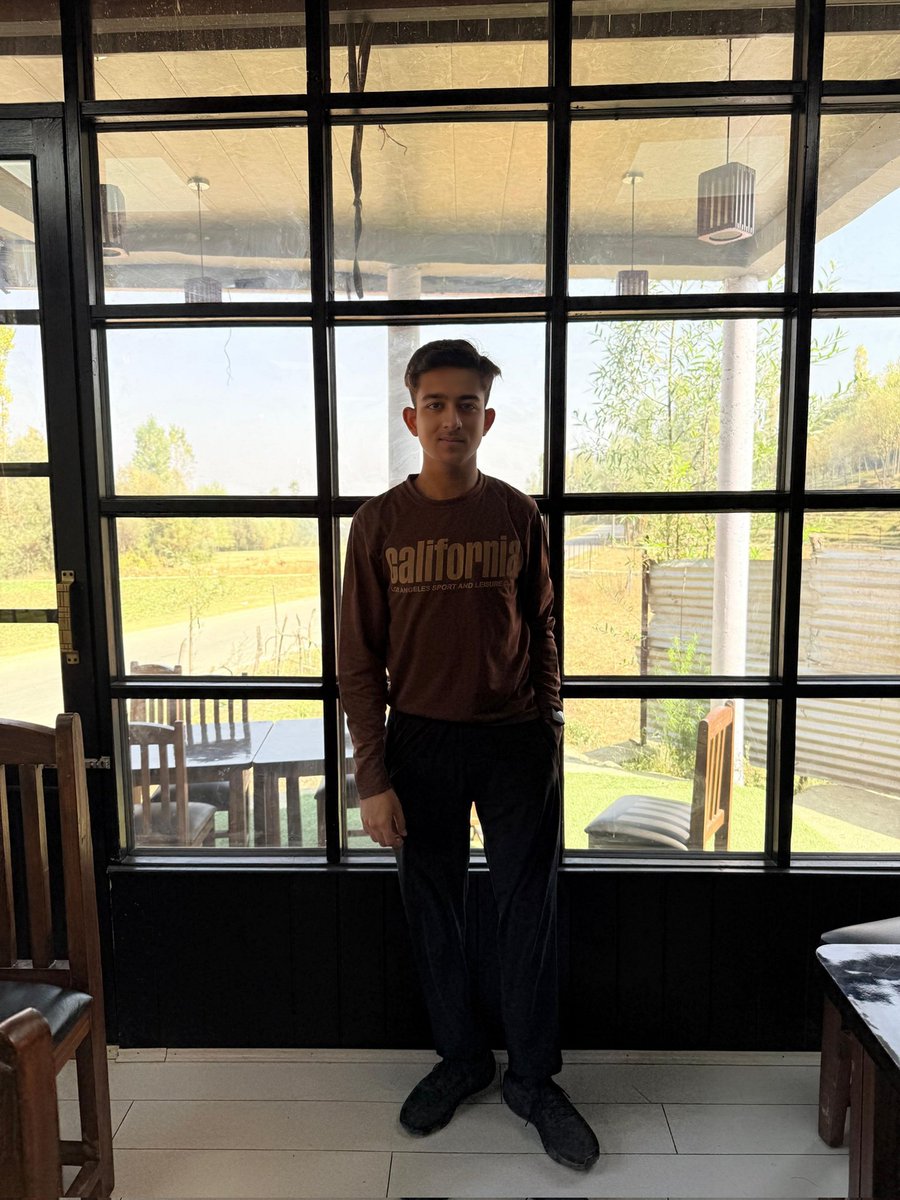 anmolkwatra55's tweet image. Anmolkwatra55 🔥🔥🔥🔥
#like #follow #likepost #followpage 
#newtweet #mountains #kashmirvalley #doodhpatri #trendingpost #featuredpage #fashion #photography #outfitoftheday #outfitstyle #outfit #photooftheday