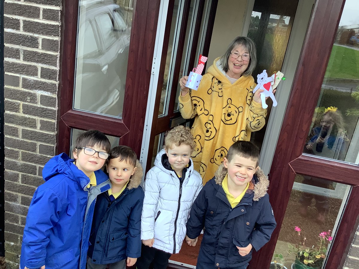 ElccHouston's tweet photo. Today some of the children enjoyed being out in the community delivering our hug in a mug to spread kindness in Houston community. https://t.co/elfyfPPLSD