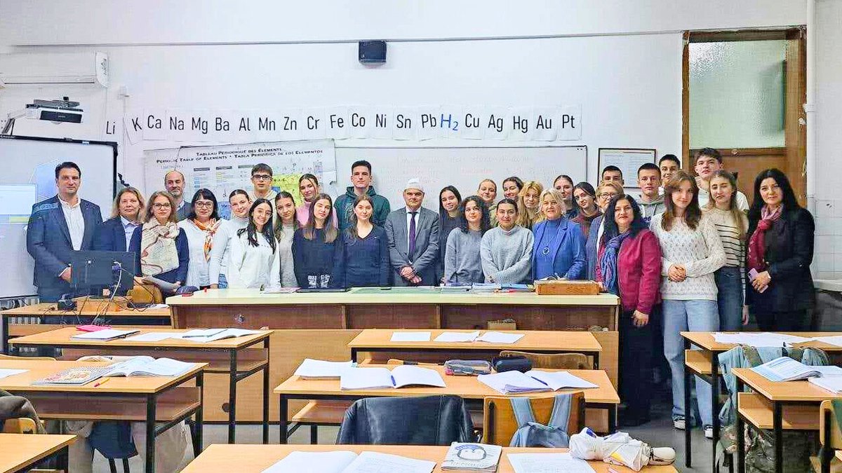 🎉🇫🇷🇲🇰Félicitations au Lycée Orce Nikolov à Skopje pour le renouvellement de son LabelFrancÉducation ! 20 ans d'excellence pour la section bilingue francophone ! 📚👏 #LabelFrancEducation #EducationBilingue <a href="/IFSkopje/">IF-Skopje</a>