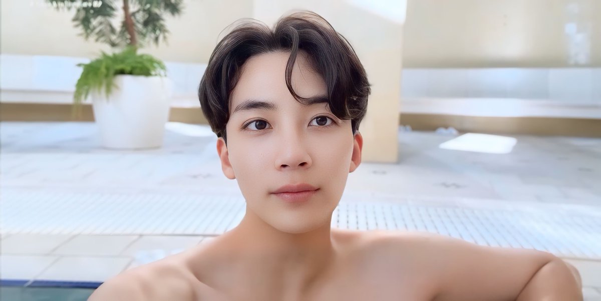 casternkill97's tweet photo. eyyy yoon jeonghan! https://t.co/1uAZG6BuY2