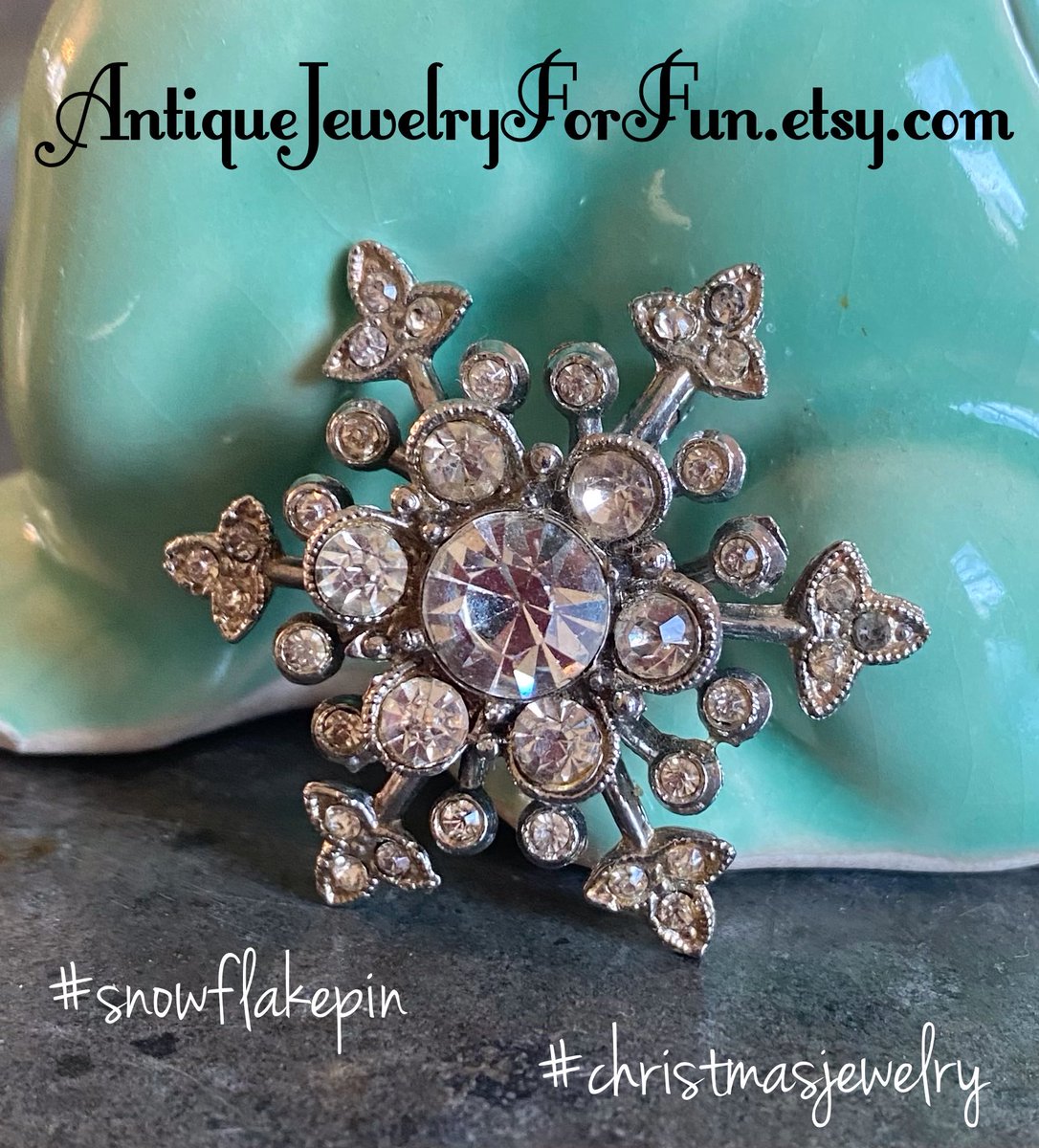 ReneeTWorthen's tweet photo. #antiquejewelryforfun #etsyshop #snowflakepin #vintagejewelry https://t.co/iq0Mzpf6LO https://t.co/3zLtECLJlc
