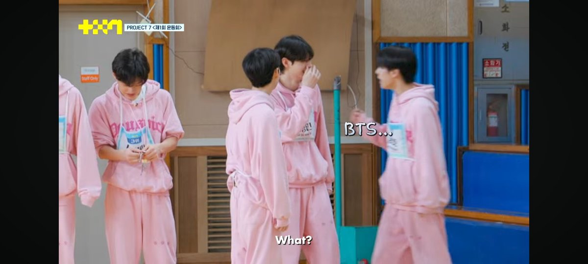 mjh_sky's tweet photo. sungmin not knowing any bts choreo and ended up skipping them ๐ญ๐ญ๐ญ so the trainees said they don't know him and even asked him to apologize I'm dyinggg
#Project7 #Project7Ep9 https://t.co/YZZ46wRbPx