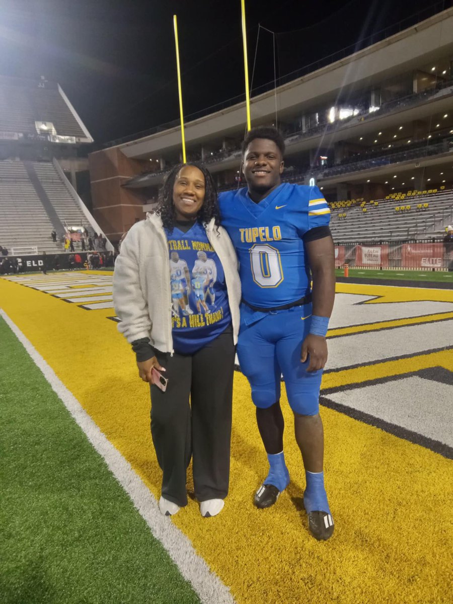 nevasatisfyed2's tweet photo. Proud mama!! Proud of my MVP, my MR7A💪🏾🌊💛💙 https://t.co/axP755VnhS