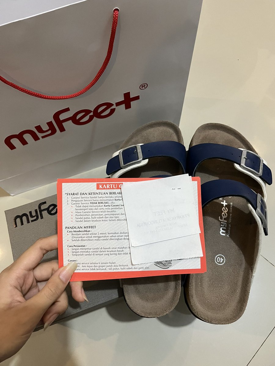 Muusikal's tweet photo. wts. for sale, murah meriah muntah. myfeet health sandals 2color-f2 series size 40. only used 2x, dijual karena jarang dipake, beli karena bokap gua fomo couple an. from 1.420k to 900k only still negotiable. free exclusive paper bag &amp; warranty card lengkap. https://t.co/obYmFMr67i