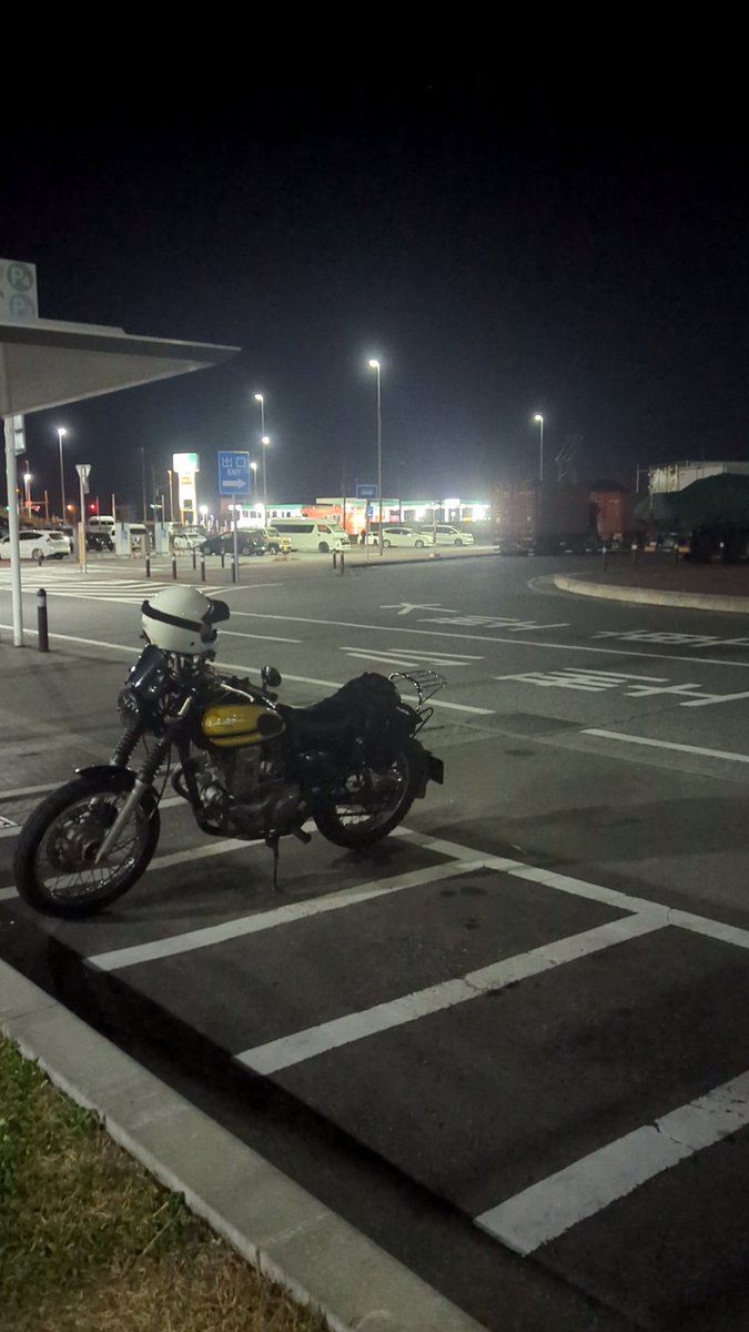tanapapa's tweet photo. 寒い、でもなかなか乗れないので、近くの道の駅まで！

#エストレヤ
#ナイトラン
#近くの道の駅まで https://t.co/rMSQLZJujw