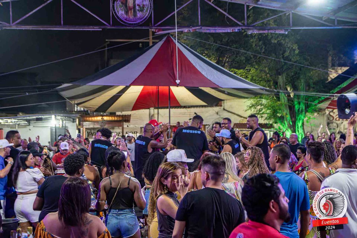 caciqueoficial's tweet image. Sextou!

Graças a Deus com um solzinho (mesmo que fraquinho 😂)! Vamos trabalhar, escutar bastante samba pra esse dia passar rápido! Lembrando que domingo temos nosso compromisso!

#caciquederamos
#templodosamba
#sambaraiz