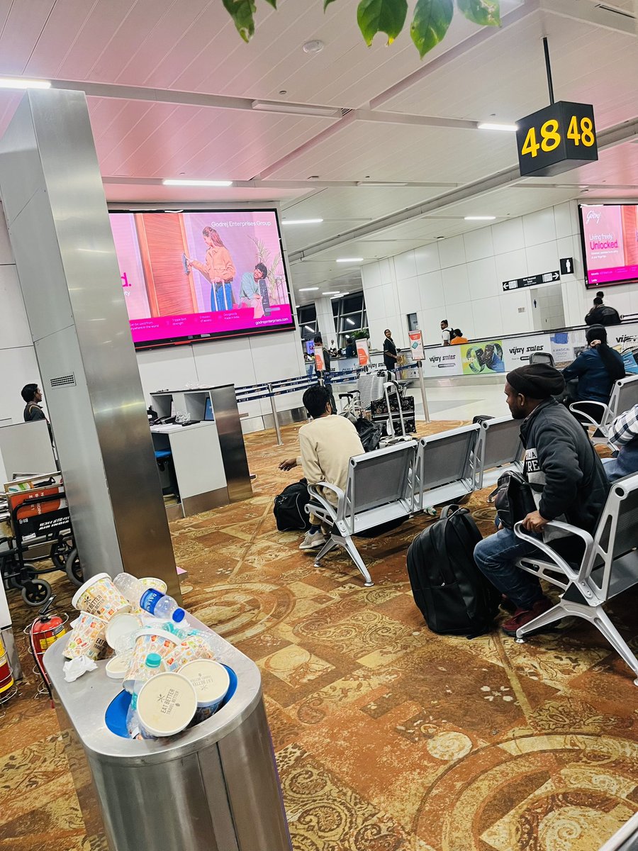 JesaJharkhand's tweet photo. Air India express flight IX1113 delayed by 6 Hours ( till time) Pathetic scene of cleanings at Gate 48 , T3 , IGIA New Delhi https://t.co/WFT6PT7ipb