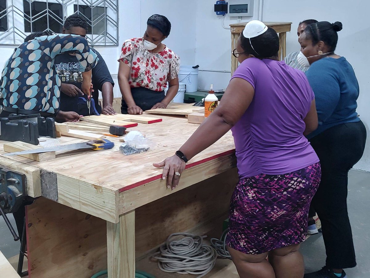 🏡 Sustainable construction is key to resilience! Dominica State College's Joinery &amp; Hand Tools course is building skills for the future. Led by SAGE grad Walter Greenaway, it highlights the power of education. Thanks Canada, for making it possible!  #CanadaCaribbean #cican_sage