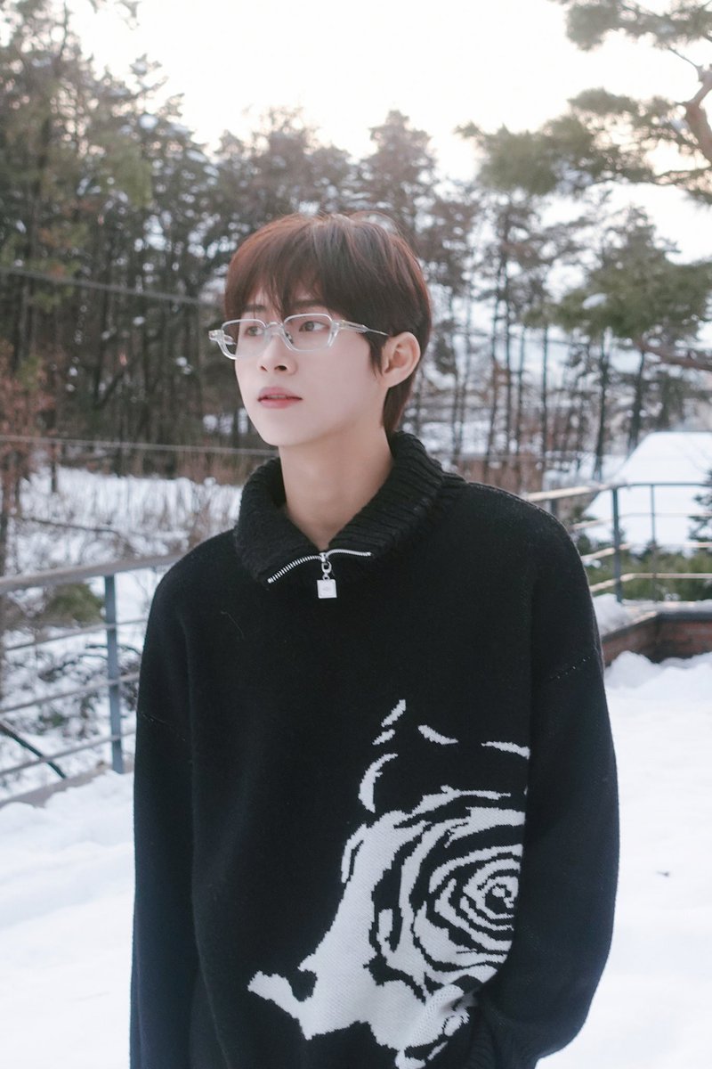 thienluenah's tweet photo. Another snow season at the Starlight Boys’ dorm ❄️☃️
Please keep supporting CONGB’s journey in Starlight Boys!
cre: Mustation
#CONGB #콩비 #스타라이트보이즈 #星光闪耀的少年 #StarlightBoys #Mustation https://t.co/j2xJilKfgB