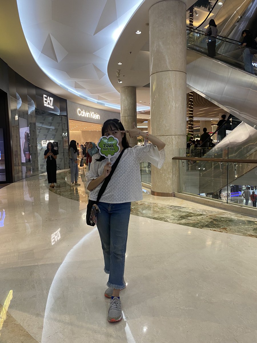 eyesehunee's tweet photo. Makasi kakak2 kuuuu, lucu bangettt ya Allah si Zahra ππππππππ
#EXOLonly #EXOL #Parkchanyeol #CHANYEOL_LIVETOUR_in_JAKARTA https://t.co/6ppa3HfpUj