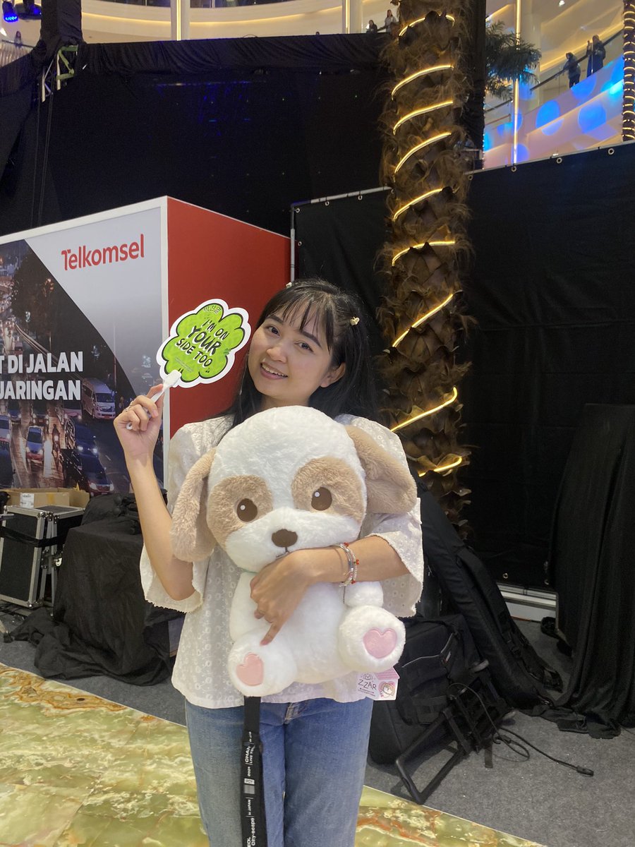eyesehunee's tweet photo. Makasi kakak2 kuuuu, lucu bangettt ya Allah si Zahra ππππππππ
#EXOLonly #EXOL #Parkchanyeol #CHANYEOL_LIVETOUR_in_JAKARTA https://t.co/6ppa3HfpUj