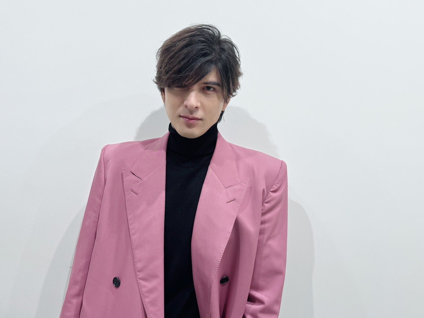 城田優さん 公式写真16枚 WAEチャリティープロジェクト他 顔認証が一生機能しない」城田優が“あるある”な悩みを告白