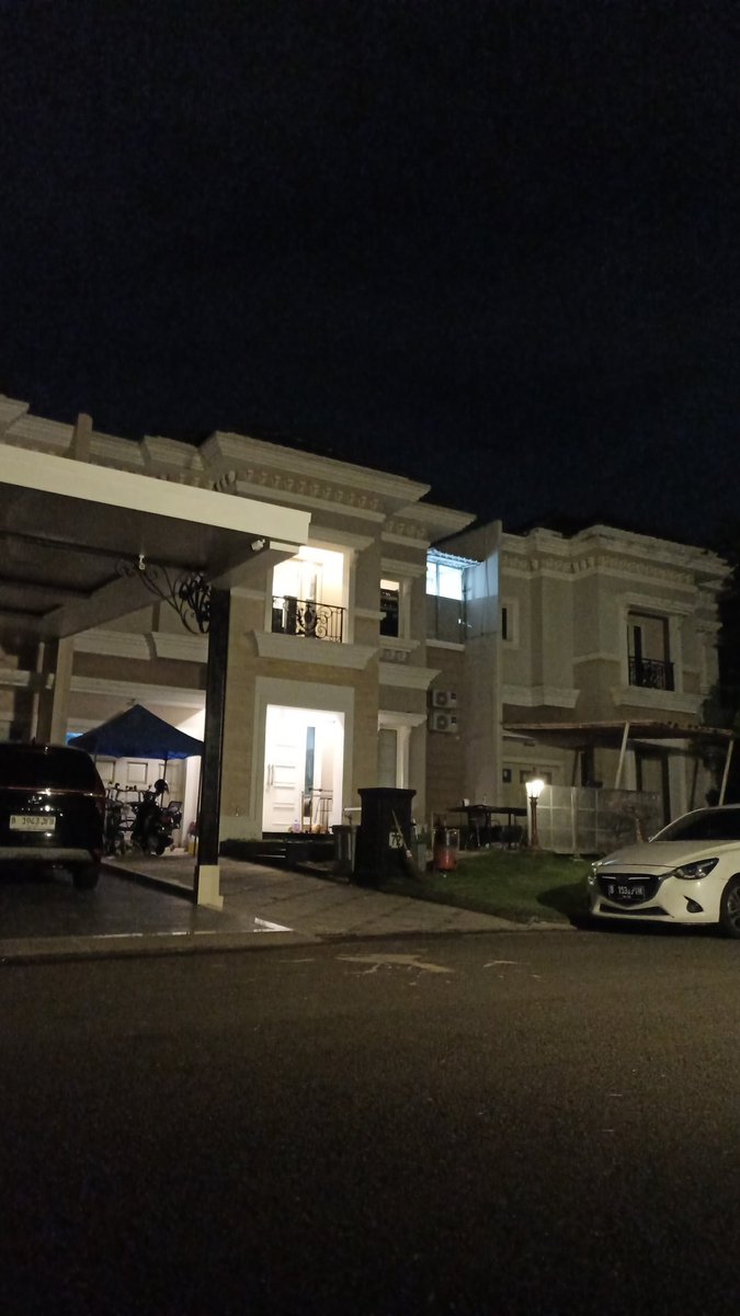 Nongkrong rumah horor