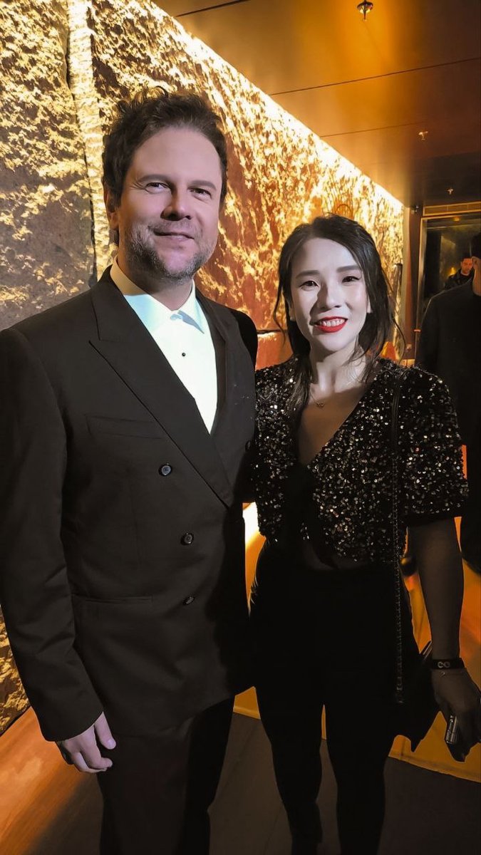 CampariWeb3's tweet photo. Entre flashes, aplausos e taças brilhando, tivemos um espetáculo de elegância, estilo e personalidade. Nossa Campari Lover, Luíza, marcou presença, trazendo cliques dessa celebração icônica. 🌟 #MOTY2024 #CAMPARI2024 https://t.co/8ajU6Bob3F