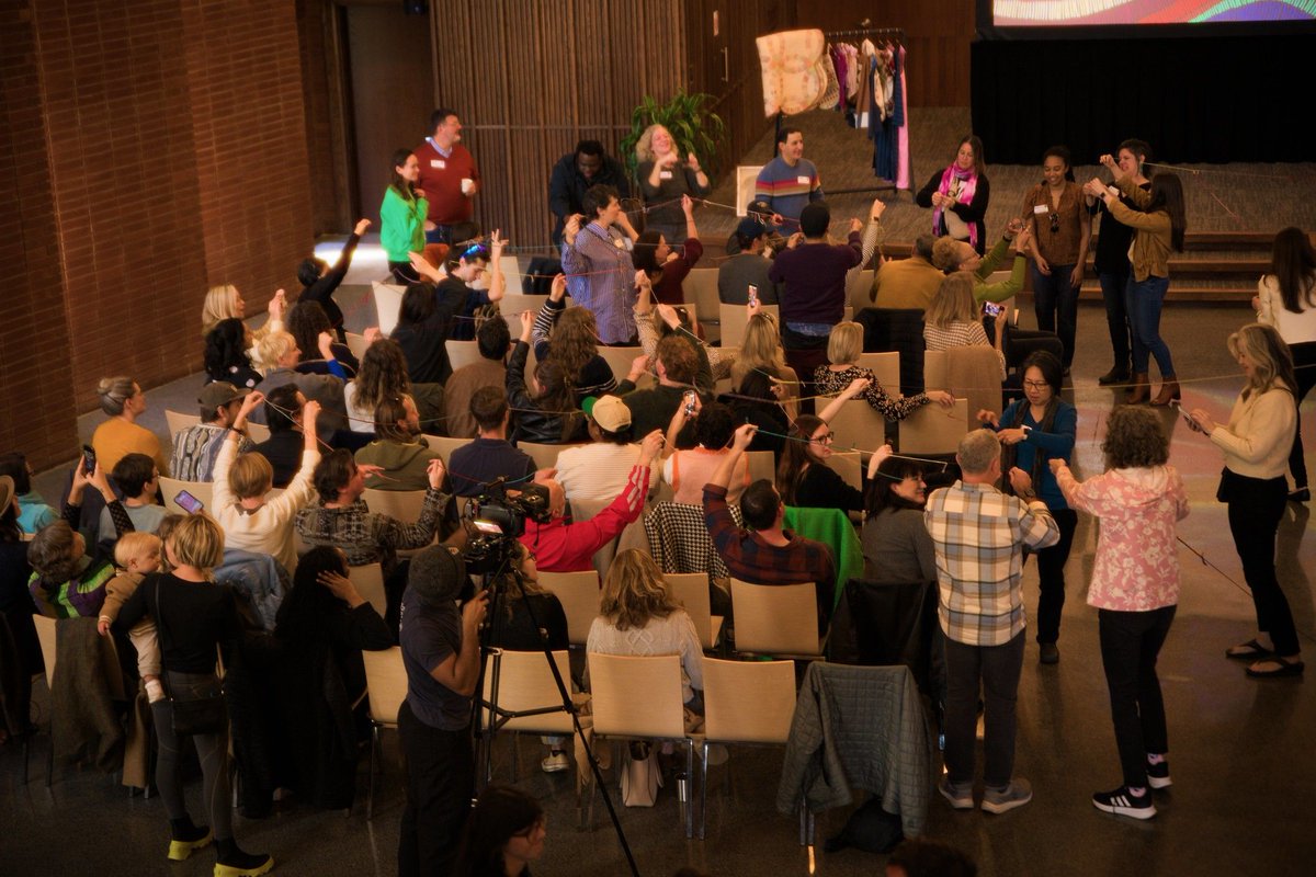 creativemorning's tweet image. Our Raleigh chapter gave their attendees pieces of yarn to tie together; creating a beautiful web of connections at their November event. #CMthread @CM_RDU